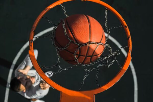 lusv basketball